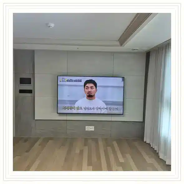 벽걸이TV 설치 상담용 거실 참고 사진 14