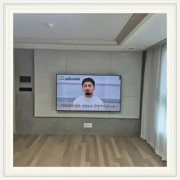 벽걸이TV 설치 상담용 거실 참고 사진 17