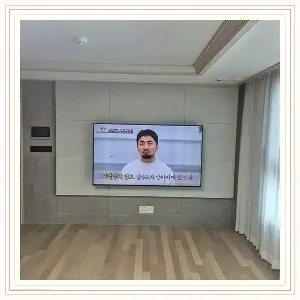 벽걸이TV 설치 상담용 거실 참고 사진 46