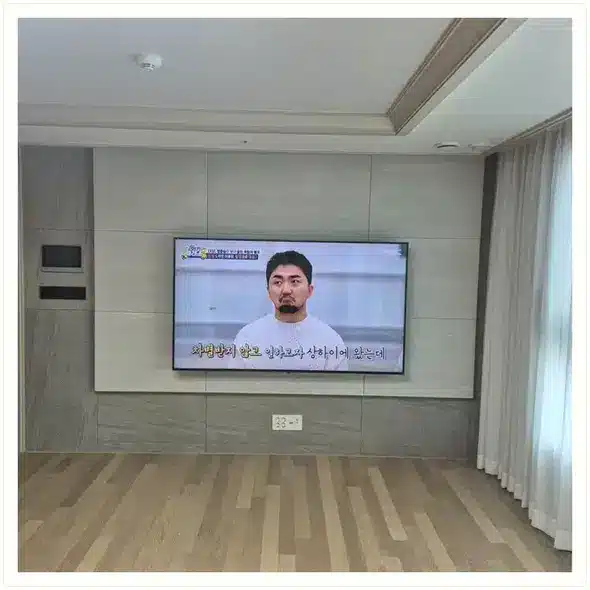 벽걸이TV 설치 상담용 거실 참고 사진 145