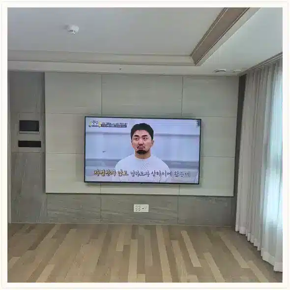 벽걸이TV 설치 상담용 거실 참고 사진 326
