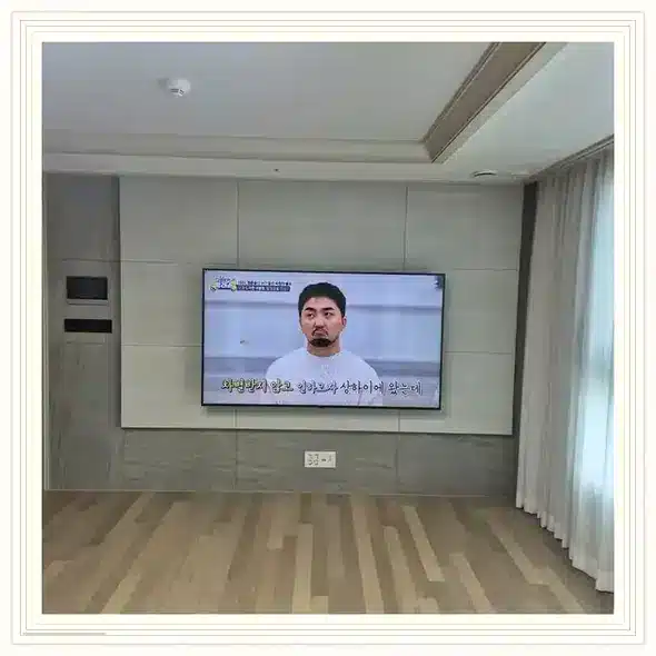 벽걸이TV 설치 상담용 거실 참고 사진 364